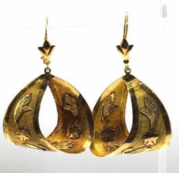 Yellow Gold Earring
