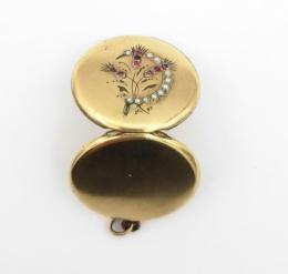 Yellow Gold Pendants