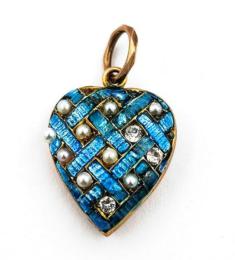 Yellow Gold Pendants