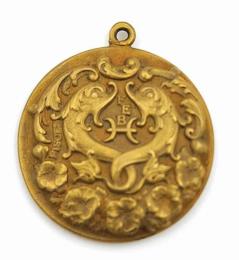 Yellow Gold Pendants