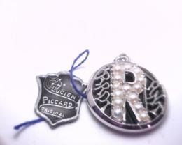 Yellow Gold Pendants