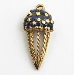 Yellow Gold Pendants