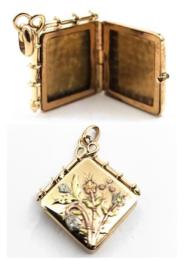 Yellow Gold Pendants
