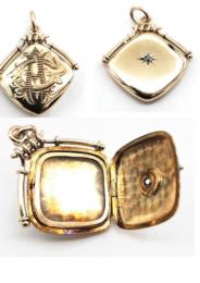 Yellow Gold Pendants
