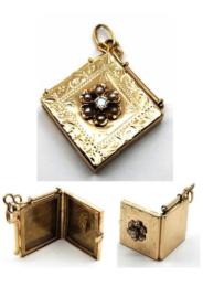 Yellow Gold Pendants