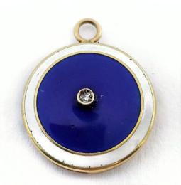 Yellow Gold Pendants