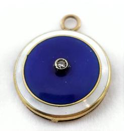 Yellow Gold Pendants