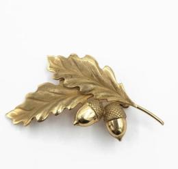 Yellow Gold Pin