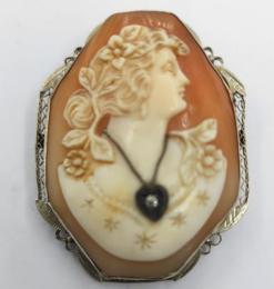 Yellow Gold Pin